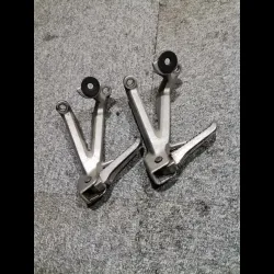 PLATINE PASSAGER GAUCHE 750 GSXR SRAD 96/99