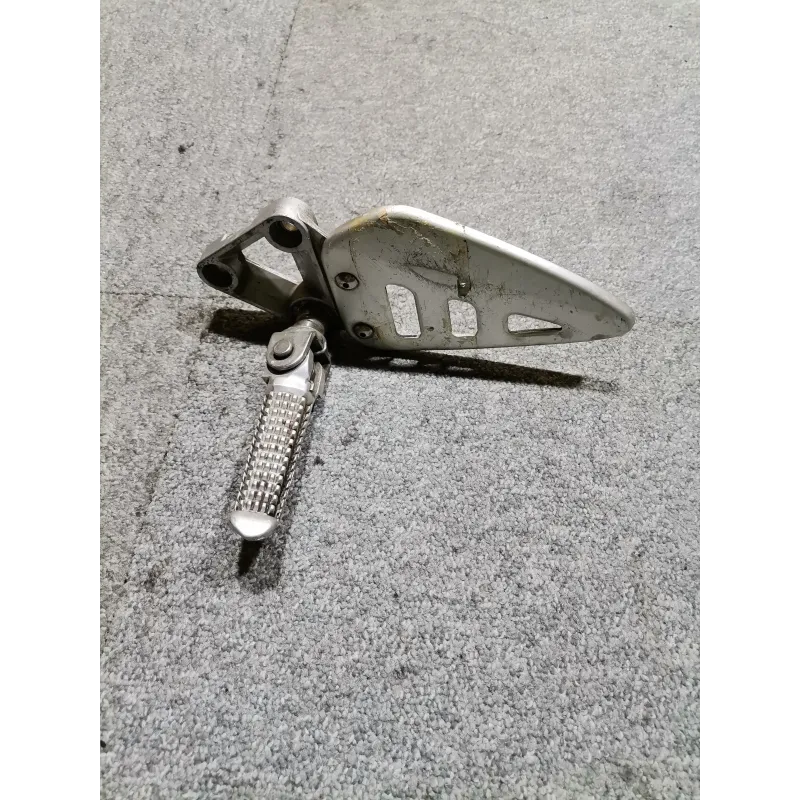 PLATINE PILOTE GAUCHE 750 GSXR SRAD 96/99 PLATINE PILOTE GAUCHE 750 GSXR SRAD 96/99