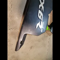 FLANC DE CARENAGE GAUCHE ZX6R 98/99