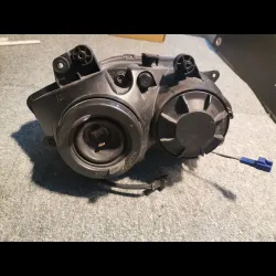 OPTIQUE DE PHARE GAUCHE D'ORIGINE R1 07/08