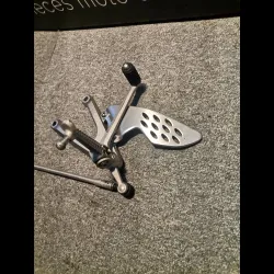 PLATINE PILOTE GAUCHE R1 07/08