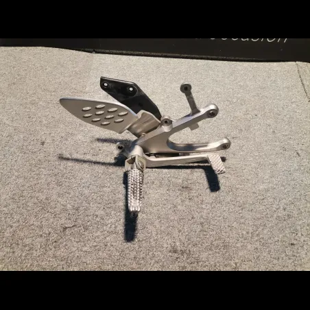 PLATINE PILOTE DROITE R1 07/08