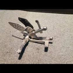 PLATINE PILOTE DROITE R1 07/08