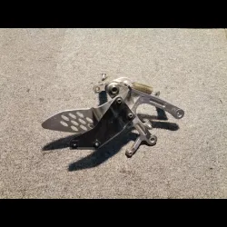 PLATINE PILOTE DROITE R1 07/08