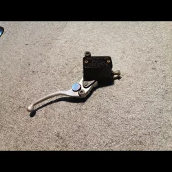 MAITRE CYLINDRE FREIN AVANT 600 BANDIT N 95/99