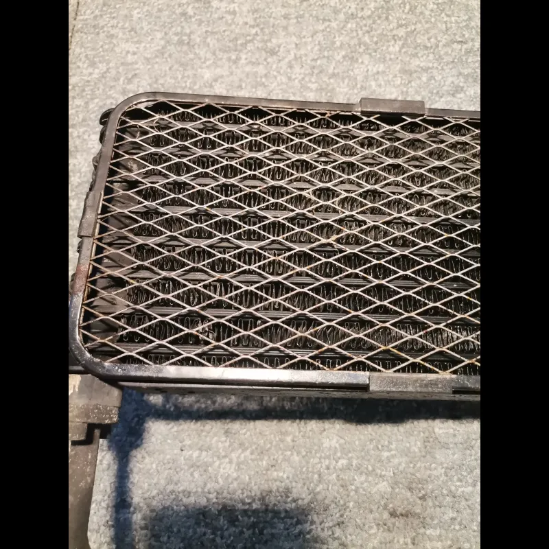 RADIATEUR D'HUILE 600 BANDIT 95/99 RADIATEUR D'HUILE 600 BANDIT 95/99