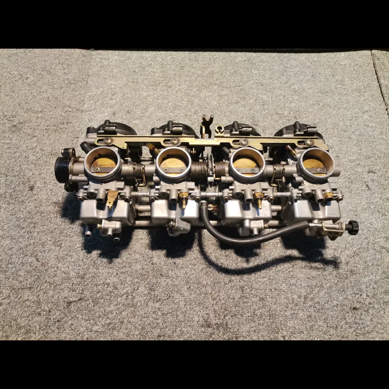RAMPE CARBURATEUR 1200 BANDIT 00/04 RAMPE CARBURATEUR 1200 BANDIT 00/04