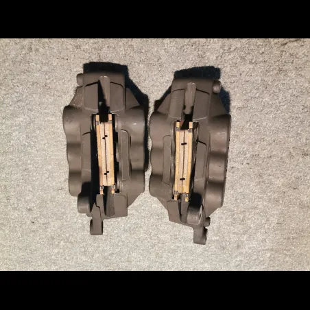 PAIRE ETRIERS AVANT 1200 BANDIT 00/04