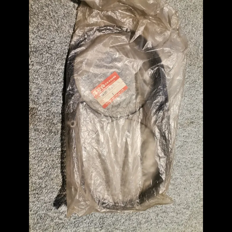 PIECE TETE DE FOURCHE 750 GSXR DE 1985 PIECE TETE DE FOURCHE 750 GSXR DE 1985