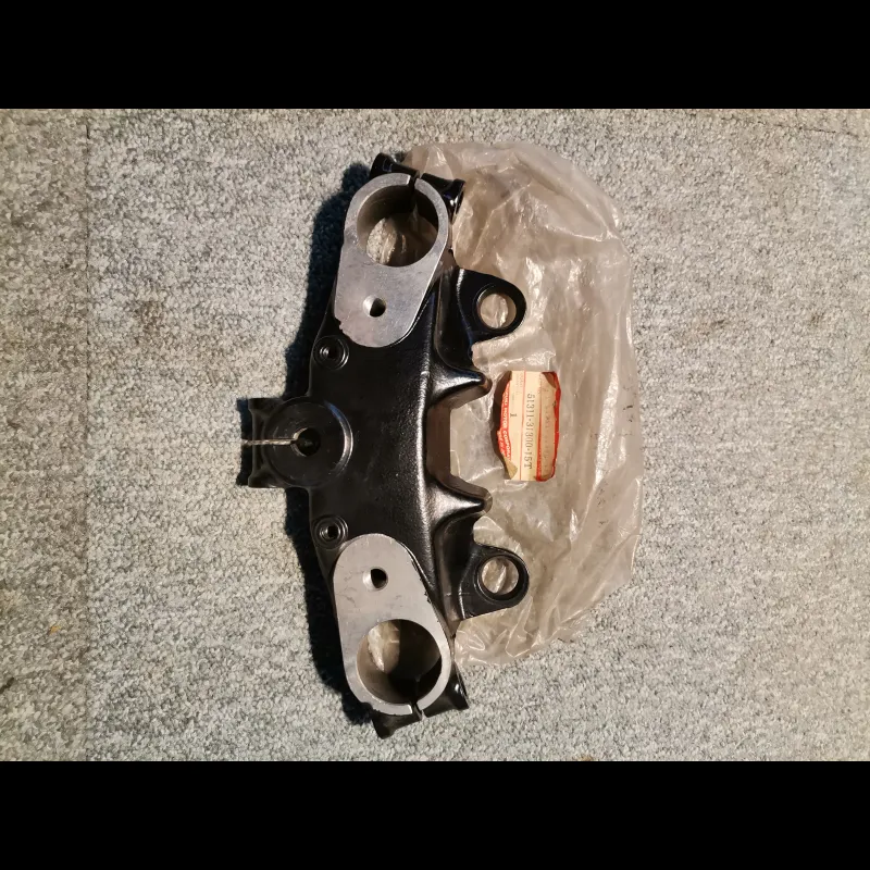TE DE FOURCHE SUPERIEUR 750 GSX E DE 1984 TE DE FOURCHE SUPERIEUR 750 GSX E DE 1984