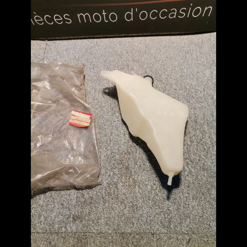 VASE D'EXPANSION 600/750 GSXR SRAD 96/00 VASE D'EXPANSION 600/750 GSXR SRAD 96/00