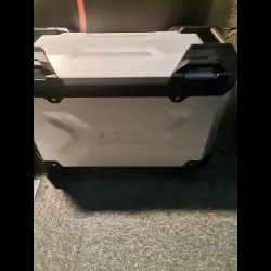 VALISES (NEUVES) 37LITRES DL 1000 VSTROM 17/19