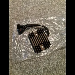 REGULATEUR DE TENSION 750 GSXR DE 2011