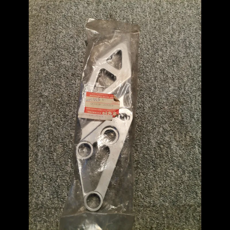 PLATINE PILOTE GAUCHE 1100 GSXR 93/98 PLATINE PILOTE GAUCHE 1100 GSXR 93/98