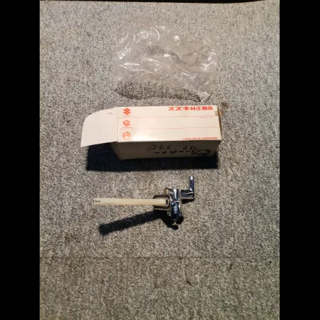 ROBINET ESSENCE (NEUF) 800 INTRUDER DE 1993