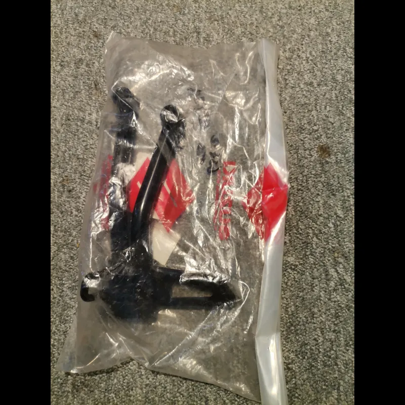 PLATINE PASSAGER GAUCHE 125 GSXR 18/21 PLATINE PASSAGER GAUCHE 125 GSXR 18/21