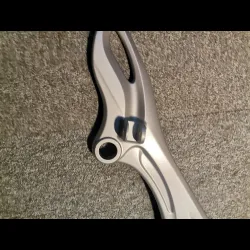 PLATINE DROITE (NEUF) 650 GLADIUS 09/15