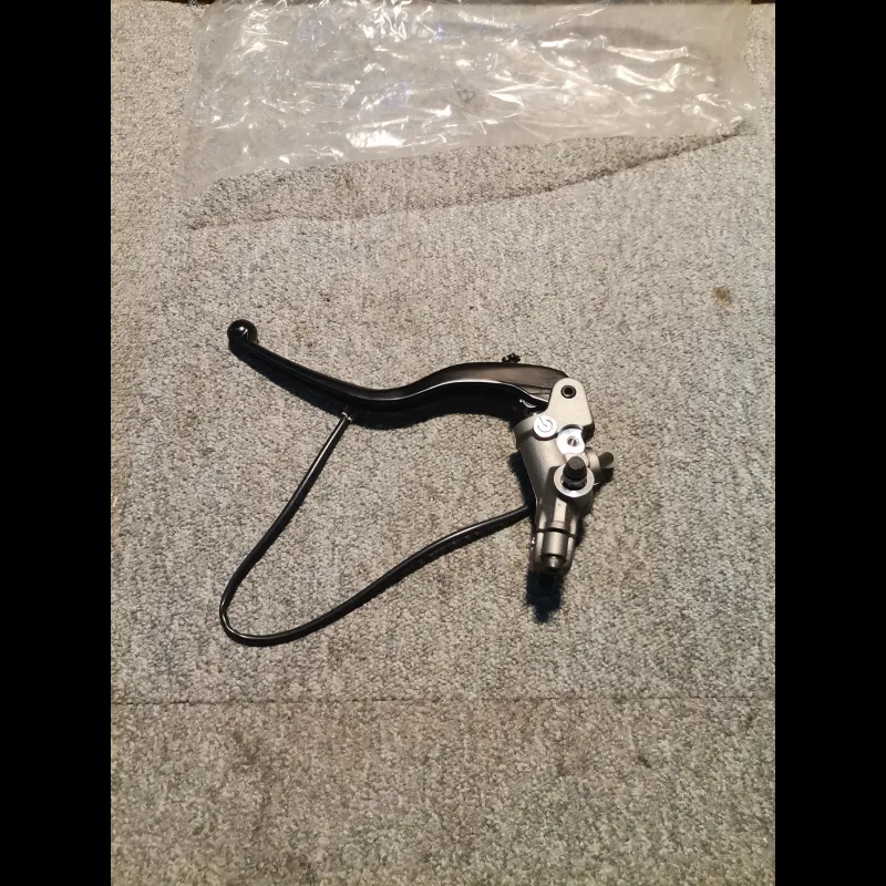 MAITRE CYLINDRE D'EMBRAYAGE "BREMBO" NEUF 899 PANIGALE 12/19 MAITRE CYLINDRE D'EMBRAYAGE "BREMBO" NEUF 899 PANIGALE 12/19