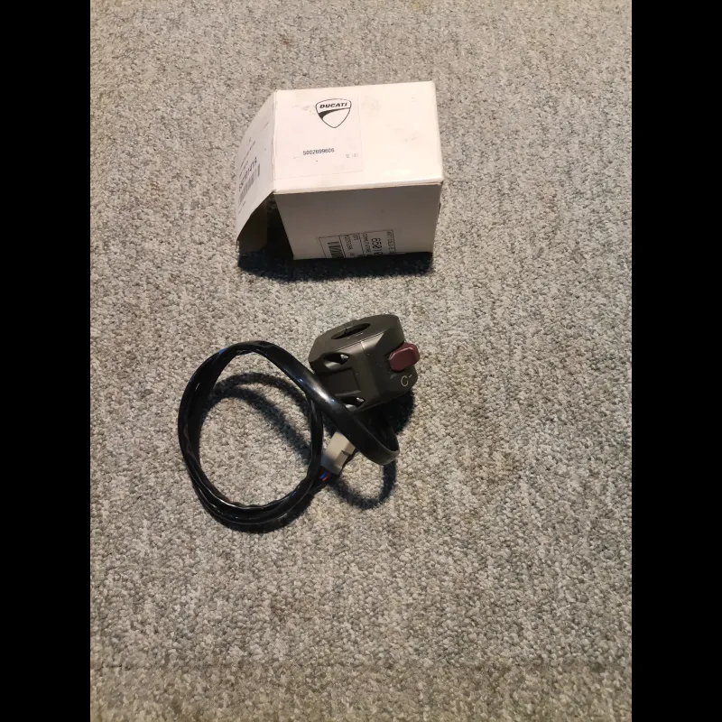 COMMODO DROIT (NEUF) 1200 MULTISTRADA 10/12