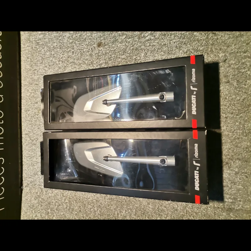 PAIRE RETROVISEURS "DUCATI BY RIZOMA" (NEUVE) PAIRE RETROVISEURS "DUCATI BY RIZOMA" (NEUVE)
