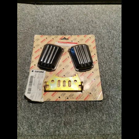 COUVERCLE SOUPAPE + SUPPORT (NEUF) 750/900 MONSTER 94/99