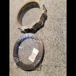 KIT EMBRAYAGE (NEUF) 600 MONSTER 98/01