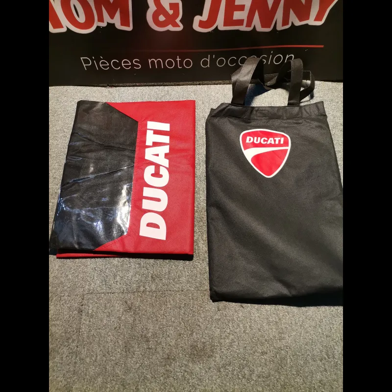 SAC PORTE COMBINAISON "DUCATI" (NEUF) SAC PORTE COMBINAISON "DUCATI" (NEUF)