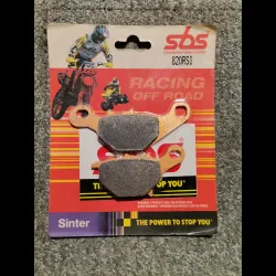 JEU PLAQUETTES FREIN "SBS" RM 85 DE 2005