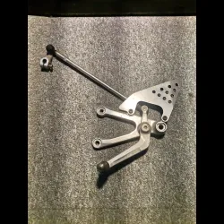 PLATINE PILOTE GAUCHE R6 99/02