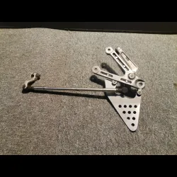 PLATINE PILOTE GAUCHE R6 99/02