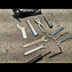 TROUSSE A OUTILS 125 VARADERO 00/06