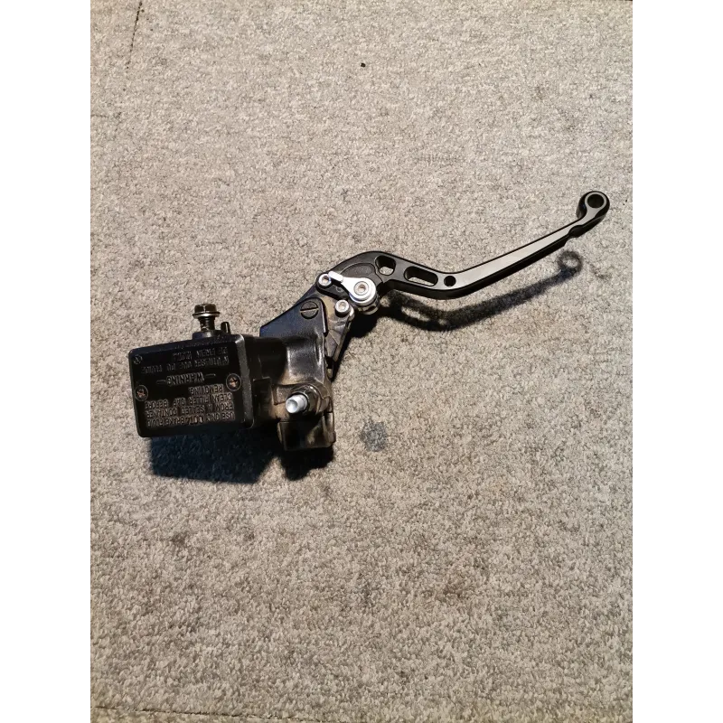 MAITRE CYLINDRE DE FREIN AVANT + LEVIER ZR7 99/04 MAITRE CYLINDRE DE FREIN AVANT + LEVIER ZR7 99/04