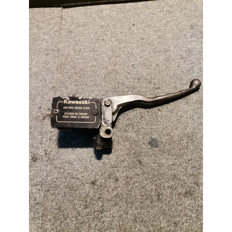 MAITRE CYLINDRE DE FREIN AVANT + LEVIER Z 750 DE 1981 MAITRE CYLINDRE DE FREIN AVANT + LEVIER Z 750 DE 1981