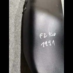 SELLE FZ 750 DE 1991